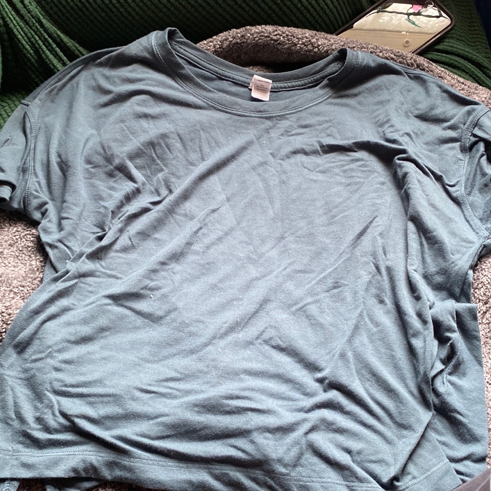 dark green workout shirt.